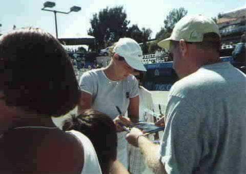 9b00060809b7badbf1462af8239721f2 - AutographsForSale.com