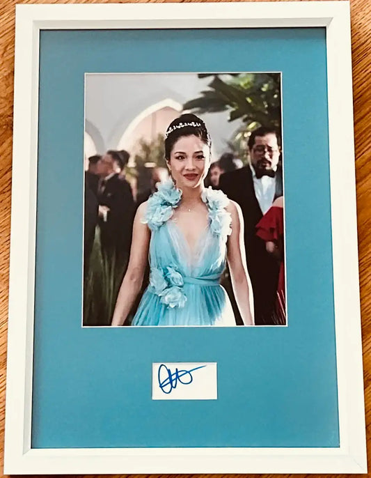 Constance Wu autograph framed with Crazy Rich Asians 7x10 movie photo JSA - AutographsForSale.com