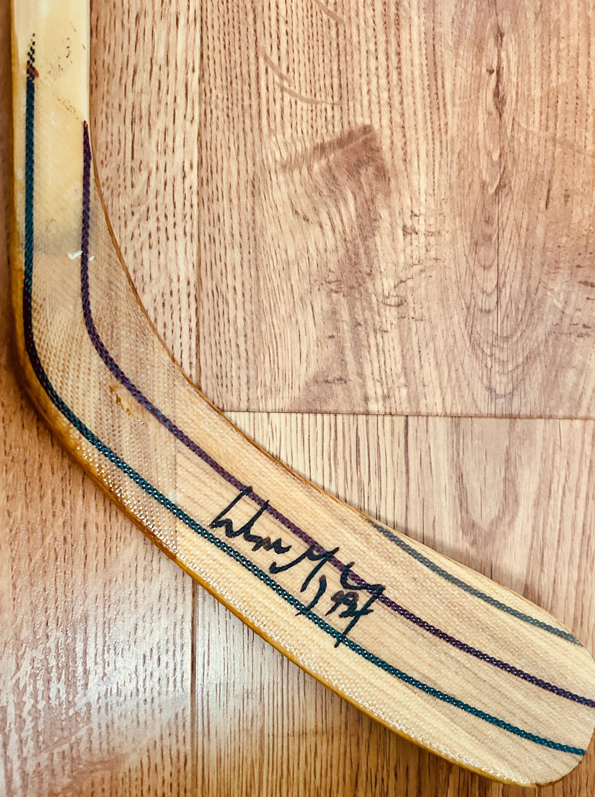Wayne Gretzky signed LA Kings Easton game issued hockey stick UDA - AutographsForSale.com