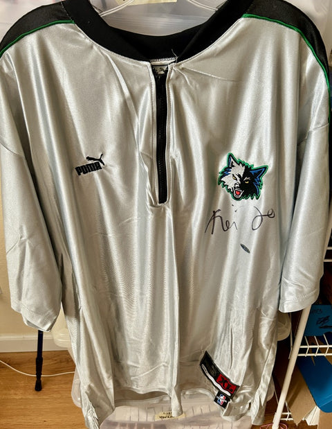 Kevin Garnett signed UDA Timberwolves Puma game model warmup jersey shooting shirt - AutographsForSale.com