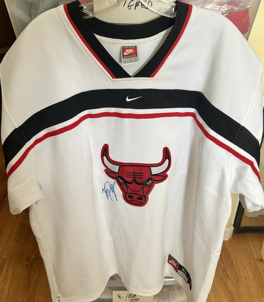 Michael Jordan signed Chicago Bulls 1998 Nike warmup jersey shooting shirt JSA - AutographsForSale.com
