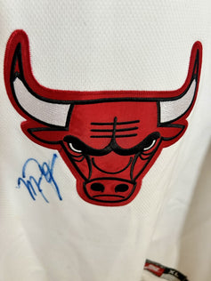 Michael Jordan signed Chicago Bulls 1998 Nike warmup jersey shooting shirt JSA - AutographsForSale.com