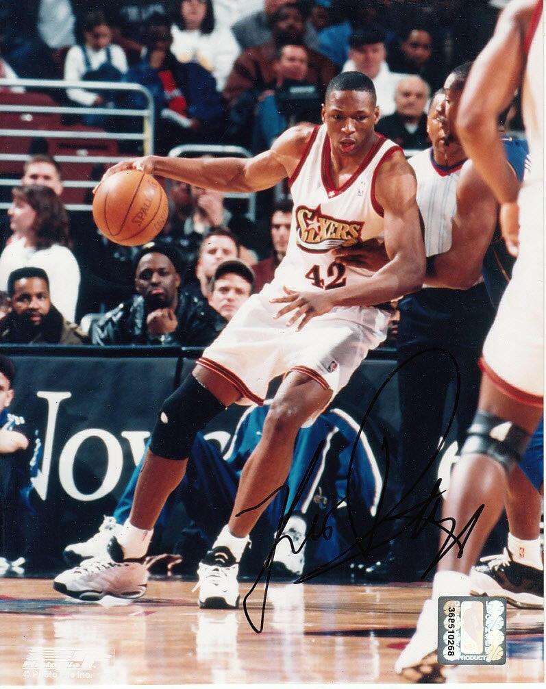 Theo Ratliff autographed Philadelphia 76ers 8x10 photo - AutographsForSale.com
