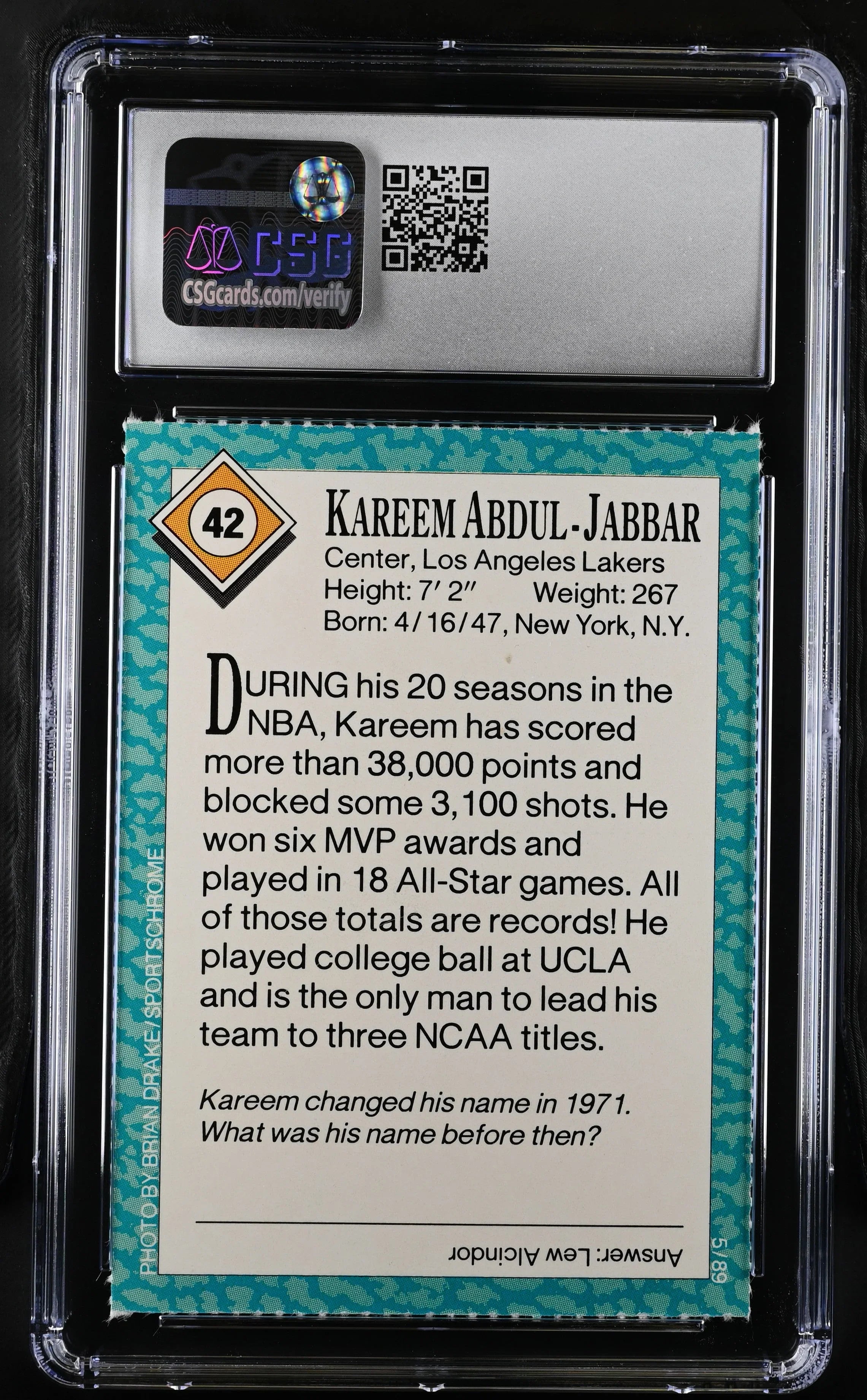 Kareem Abdul-Jabbar Los Angeles Lakers 1989 Sports Illustrated for Kids card CSG 8.5 NrMt-Mt+ - AutographsForSale.com