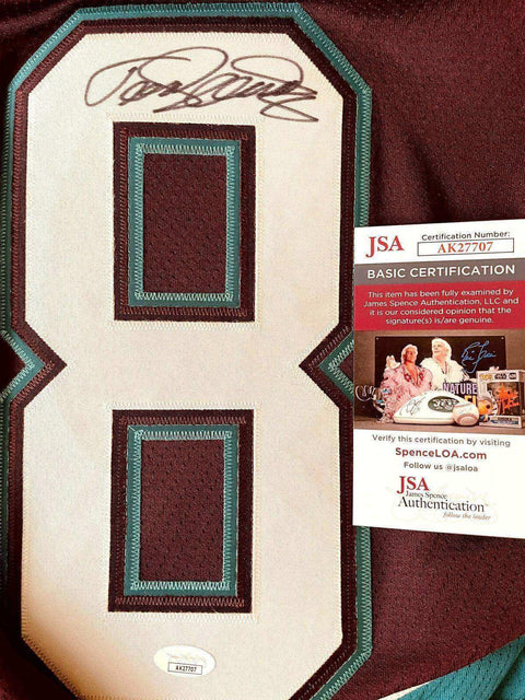 ad5b81d915676d646e0c22ea9ff19b69 - AutographsForSale.com