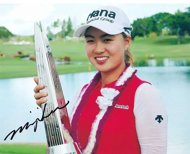 Minjee Lee autographed 2016 LPGA Lotte Championship 8x10 photo - AutographsForSale.com