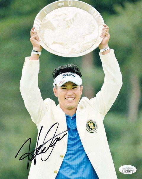 bcad6e366e41ccde763f2ced812b7e64 - AutographsForSale.com