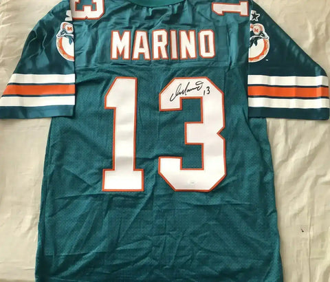 bf02c8c531d9632a694f98aaa6efdc5c - AutographsForSale.com