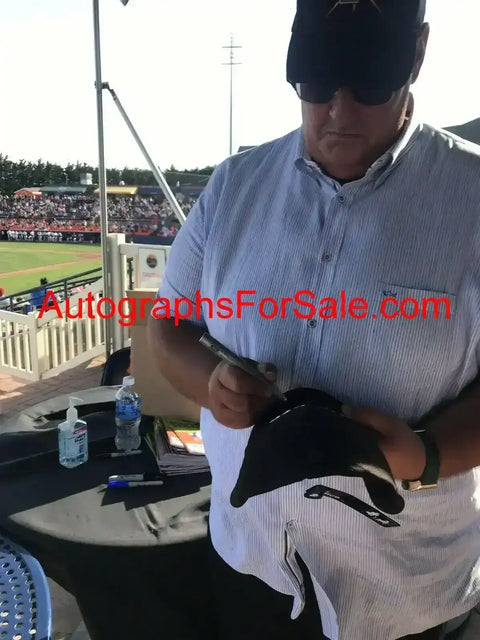 c962a5f20bae1b44a35ae4b07cb5c104 - AutographsForSale.com