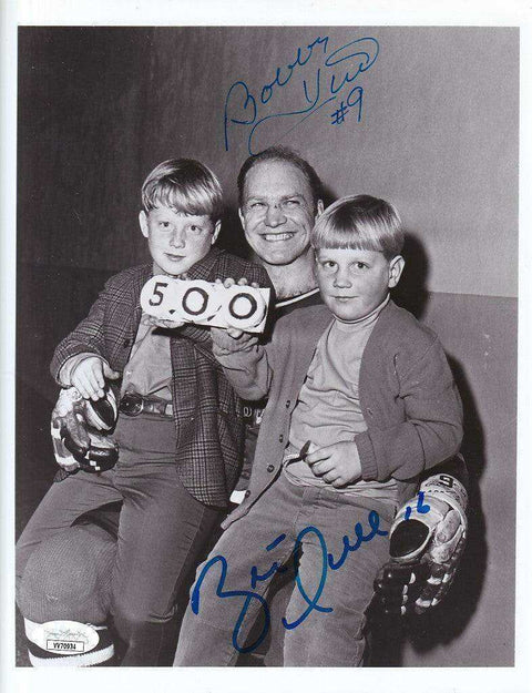 ccc123eb891d60f7aeb1c9a2da082a4b - AutographsForSale.com