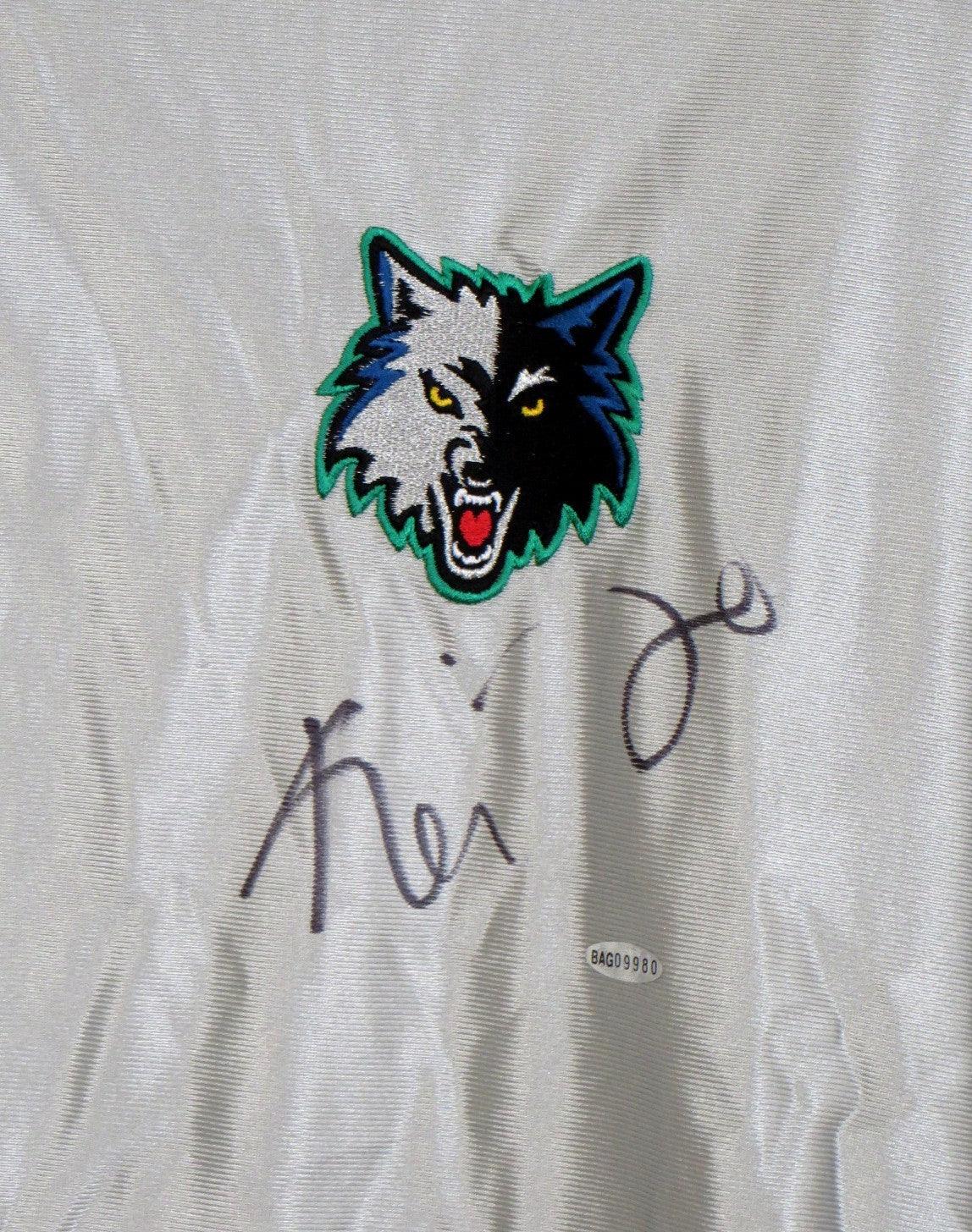Kevin Garnett signed Timberwolves Puma game model Silver warmup jersey shooting shirt UDA - AutographsForSale.com