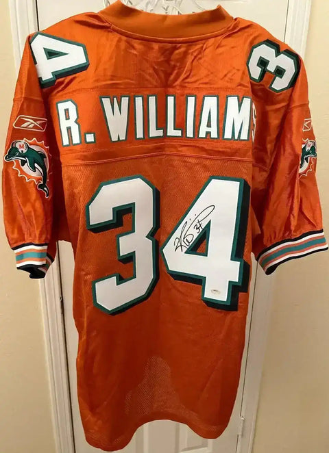 d3d66fcfbd473c7507a3dada390236ac - AutographsForSale.com