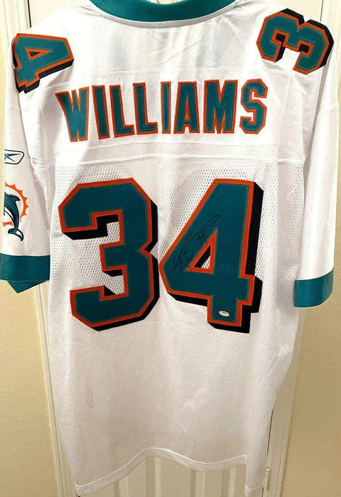 d5f3621307674974b96f71c6f32b640c - AutographsForSale.com