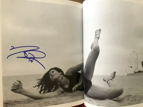 d66a9c8abf9bc3513bd3ae5d20f07107 - AutographsForSale.com