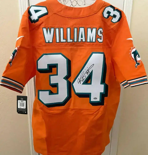 d6a61644c8ed8db0d03baece37918361 - AutographsForSale.com