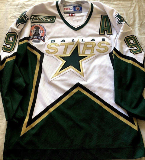 d7a5d2793358da976499264b37bd4547 - AutographsForSale.com