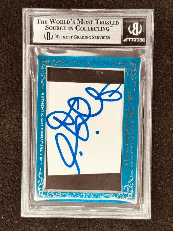 Laurie Metcalf & Tori Spelling 2013 Leaf Masterpiece Cut Signature certified signed card 1/1 Scream 2 - AutographsForSale.com