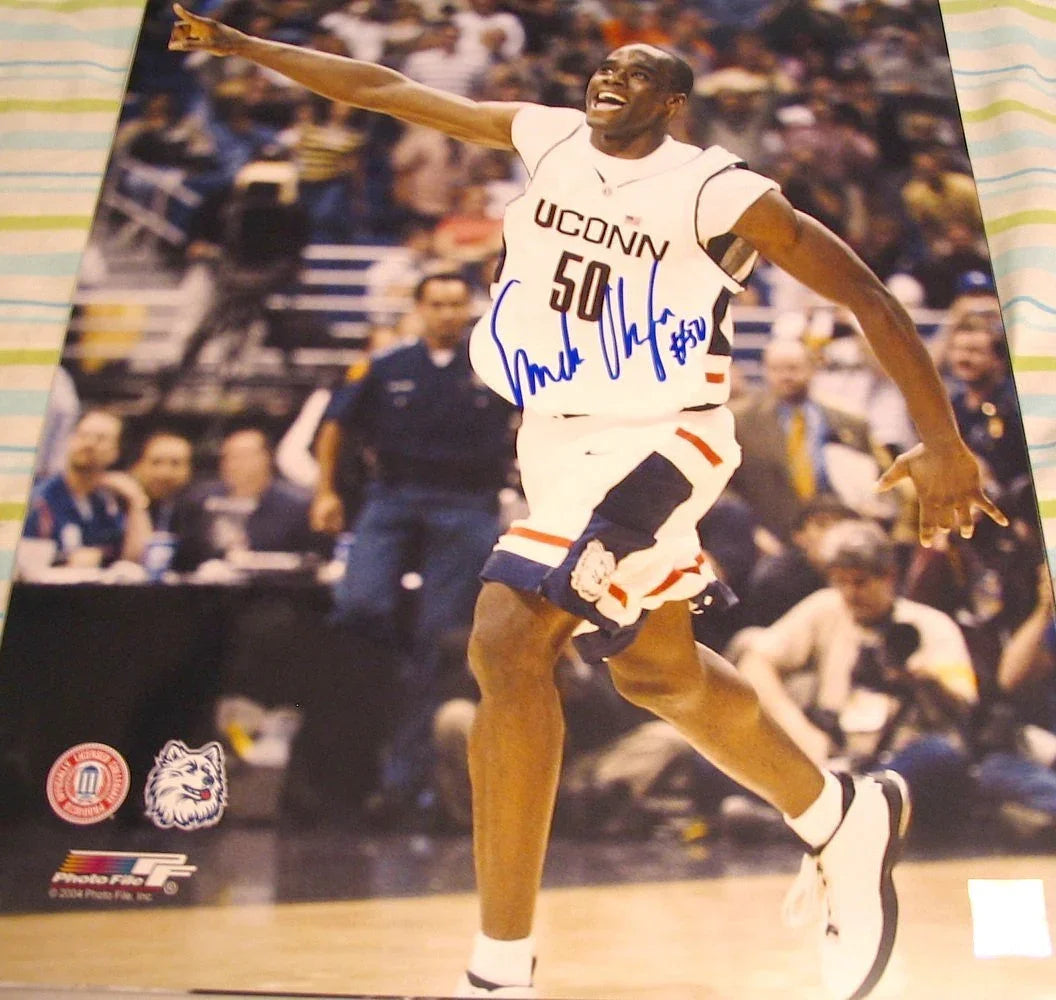 Emeka Okafor autographed UConn Huskies 2004 NCAA Championship 16x20 poster size photo - AutographsForSale.com