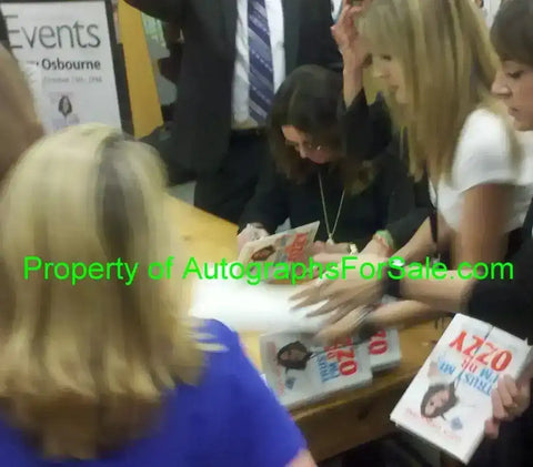 e2523882c9133574af91d72a64bde59a - AutographsForSale.com