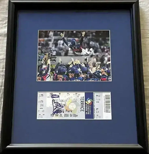 e751a712547f4226c3ffdad744785b8b - AutographsForSale.com