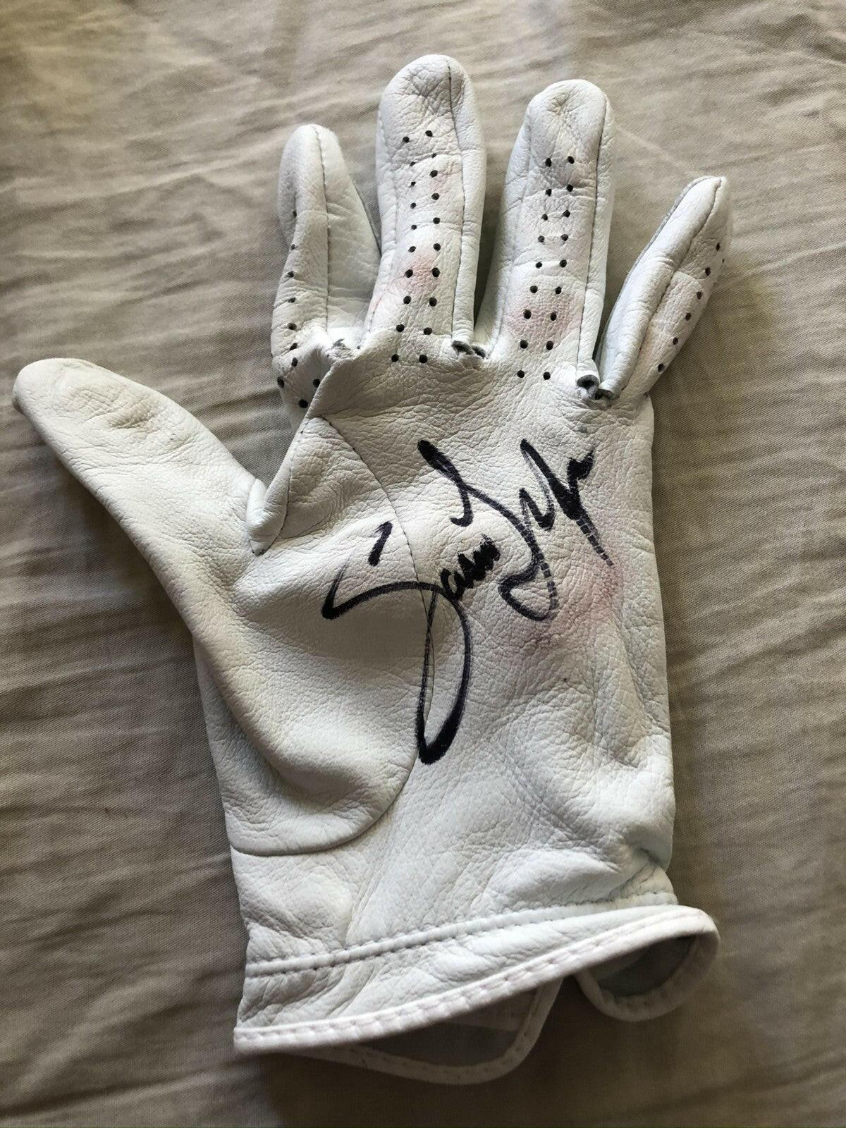 Jason Dufner signed 2020 Farmers Insurance Open used Titleist golf glove - AutographsForSale.com