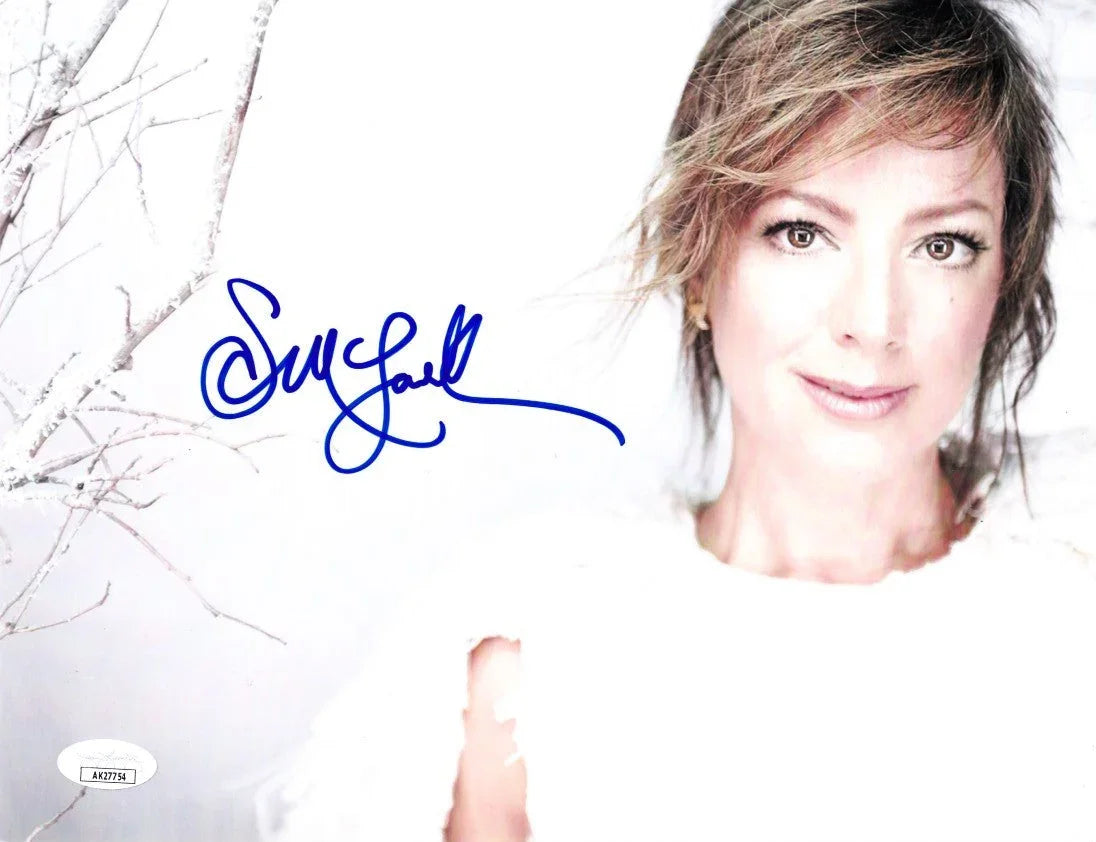 Sarah McLachlan autographed 8 1/2 x 11 portrait photo JSA - AutographsForSale.com
