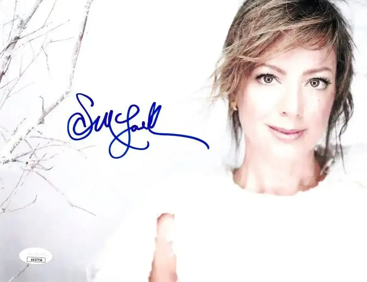 Sarah McLachlan autographed 8 1/2 x 11 portrait photo JSA - AutographsForSale.com