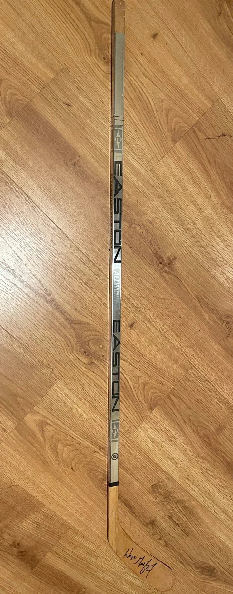 Wayne Gretzky signed LA Kings Easton game issued hockey stick JSA dent - AutographsForSale.com