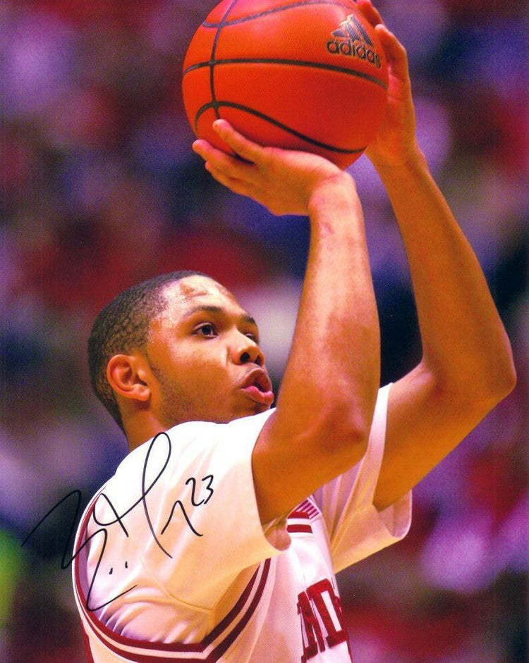 Eric Gordon autographed Indiana Hoosiers 8x10 photo - AutographsForSale.com