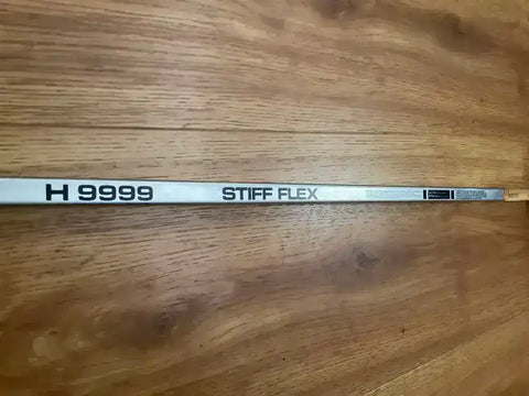 f6b75cd0cb21600761de01405a5a998b - AutographsForSale.com