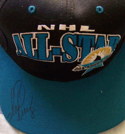 f7eac5b0cf246cee169445bc53ae8b8f - AutographsForSale.com