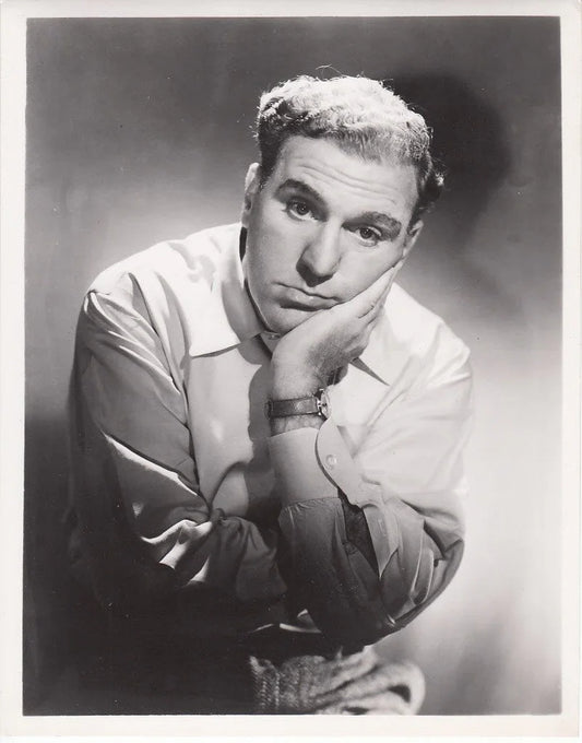 William Bendix original 1940s 8x10 black & white photo - AutographsForSale.com