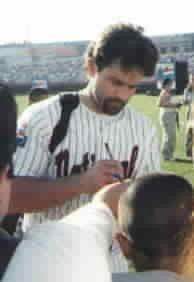 Eric Karros autographed LA Dodgers Beckett Baseball photo - AutographsForSale.com