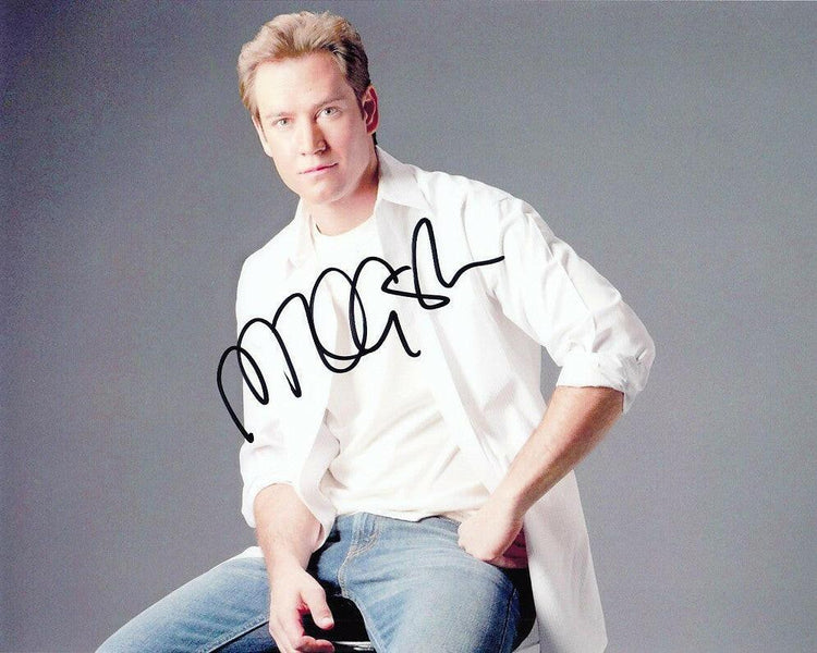 Mark Paul Gosselaar autographed 8x10 portrait photo - AutographsForSale.com