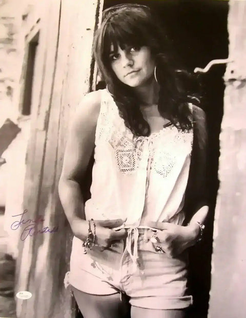fe8af706f0e1e02961a30669e1a0f23e - AutographsForSale.com