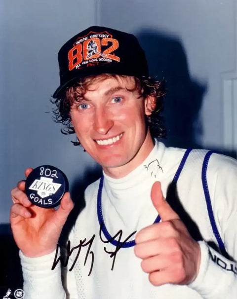 Wayne Gretzky signed Goal 802 LA Kings 8x10 photo framed Upper Deck 5x7 card JSA - AutographsForSale.com