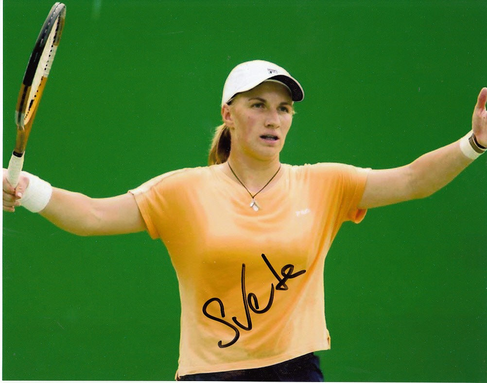 Svetlana Kuznetsova autographed 8x10 tennis photo