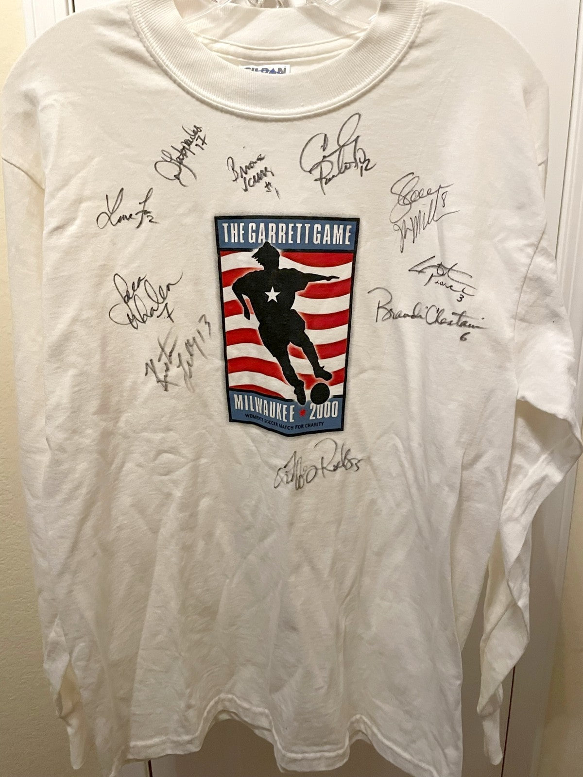 1999 US Women's World Cup soccer team autographed T-shirt (Brandi Chastain Kristine Lilly Briana Scurry) JSA