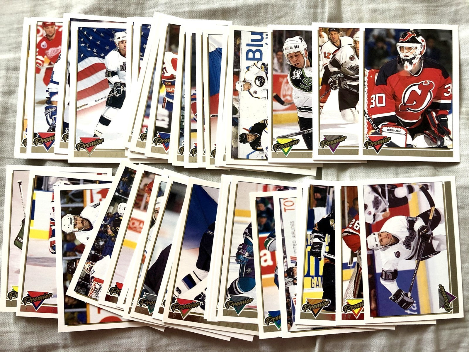 Lot of 44 1993-94 Topps Premier NHL Hockey Series 2 GOLD insert cards Martin Brodeur Jeremy Roenick Bryan Trottier