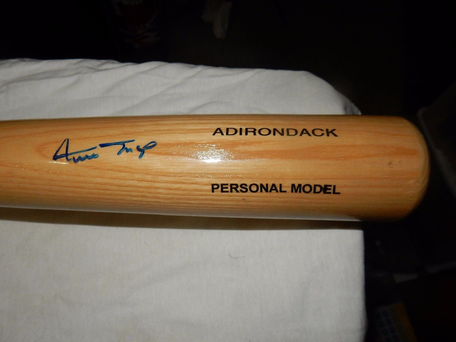 Willie Mays autographed Adirondack game model bat (Score Board)